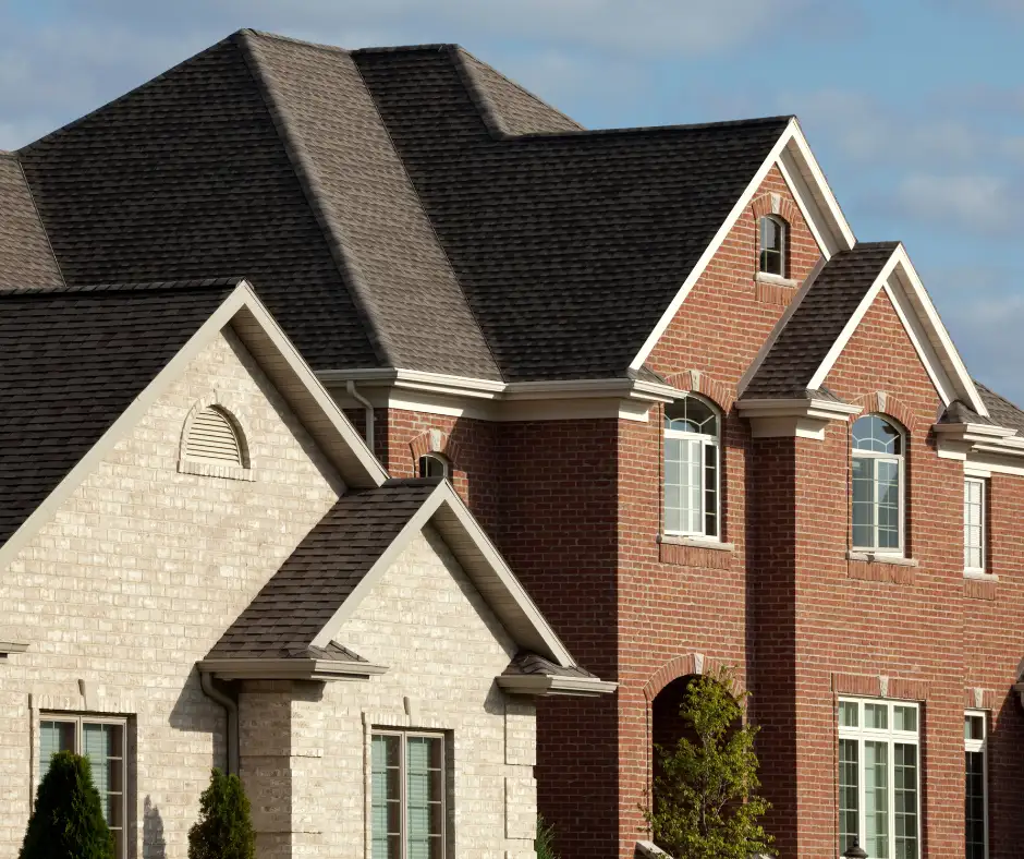 winnipeg houses with roof shingles